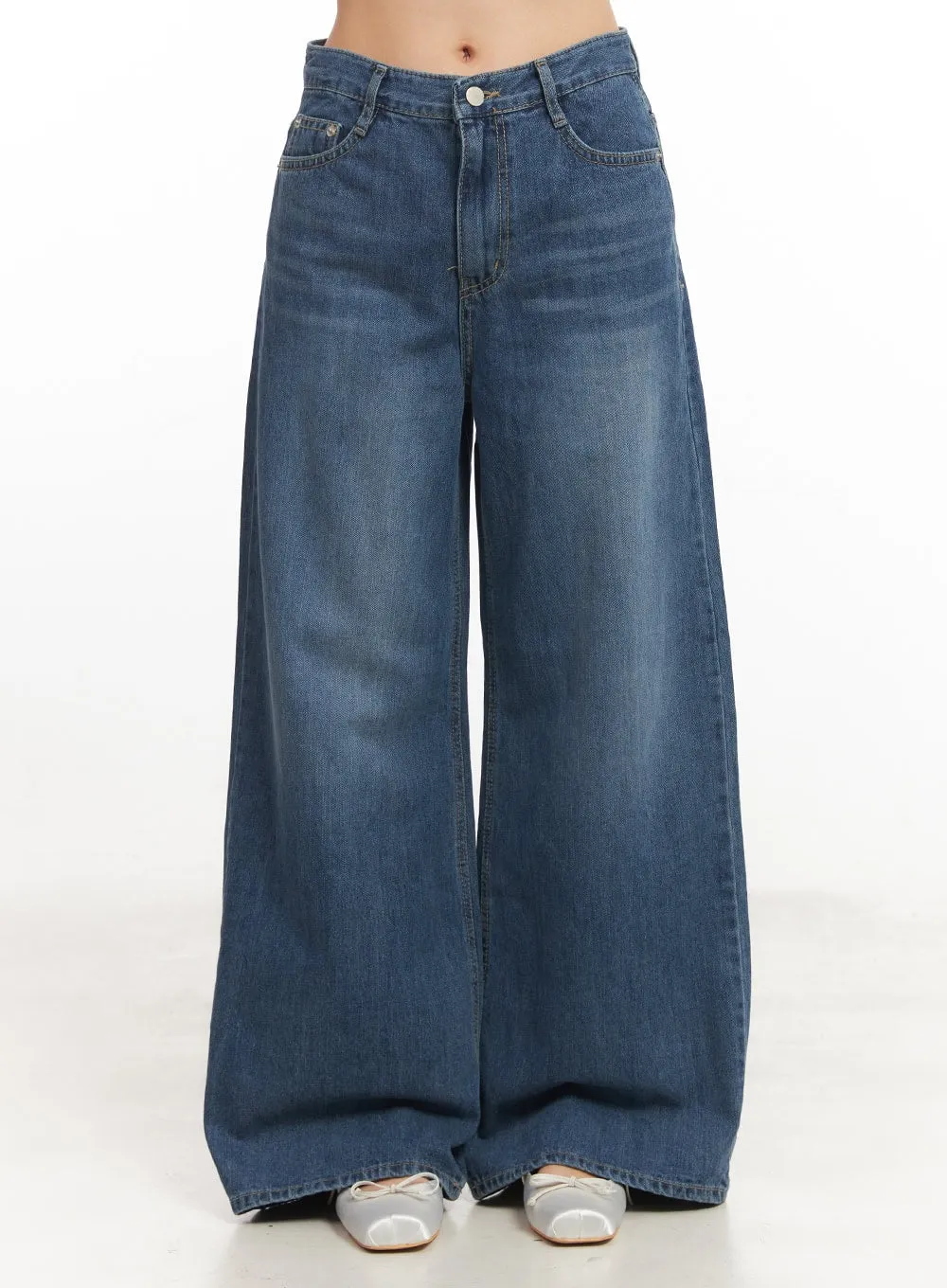Daya Wide-Leg Bootcut Jeans CA501